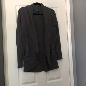 Barefoot dreams sweater XS/S